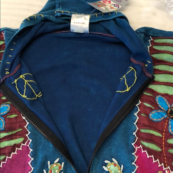 Casual Top - Picture 4 of 7